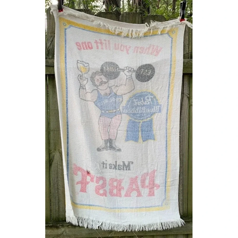 Vintage‎ Pabst Blue Ribbon Beach Towel When You Lift One Weightlifter Rare